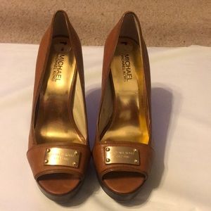 Micheal Kors Heel Size 7